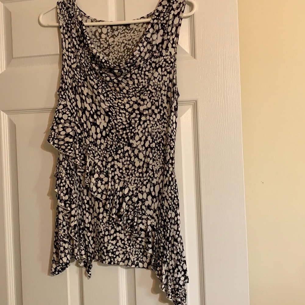 Cable & Gauge  black & white tunic. Sleeveless with cowl neck. Size medium